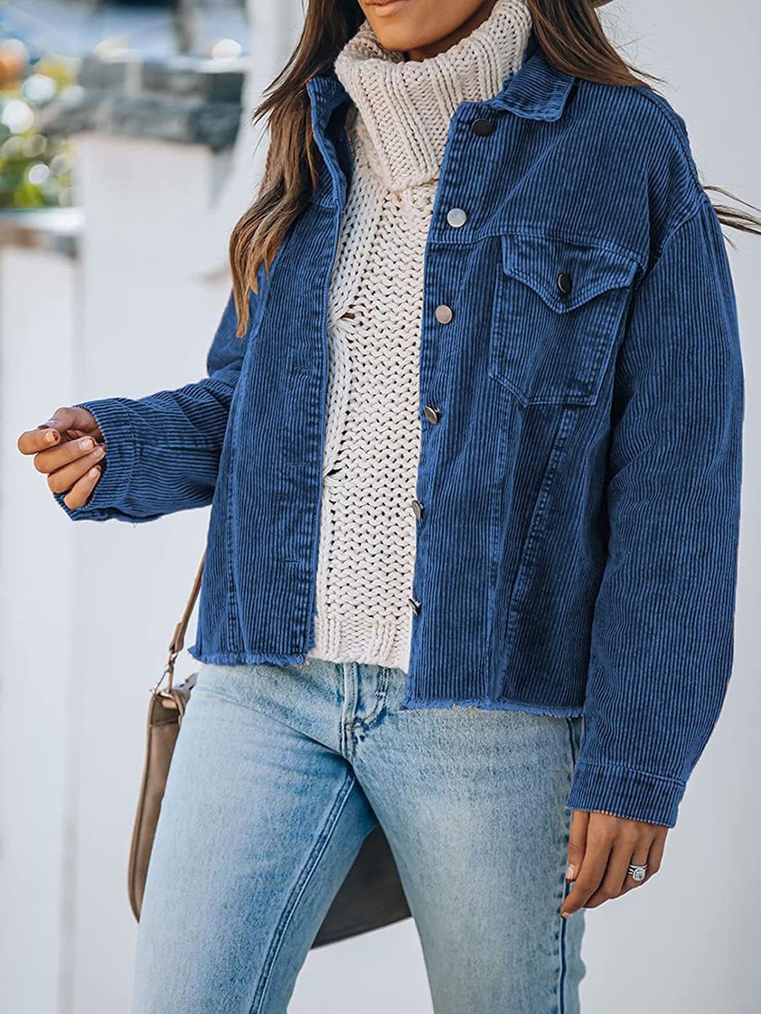 Effortlessly Elegant Jacket with a Timeless Design