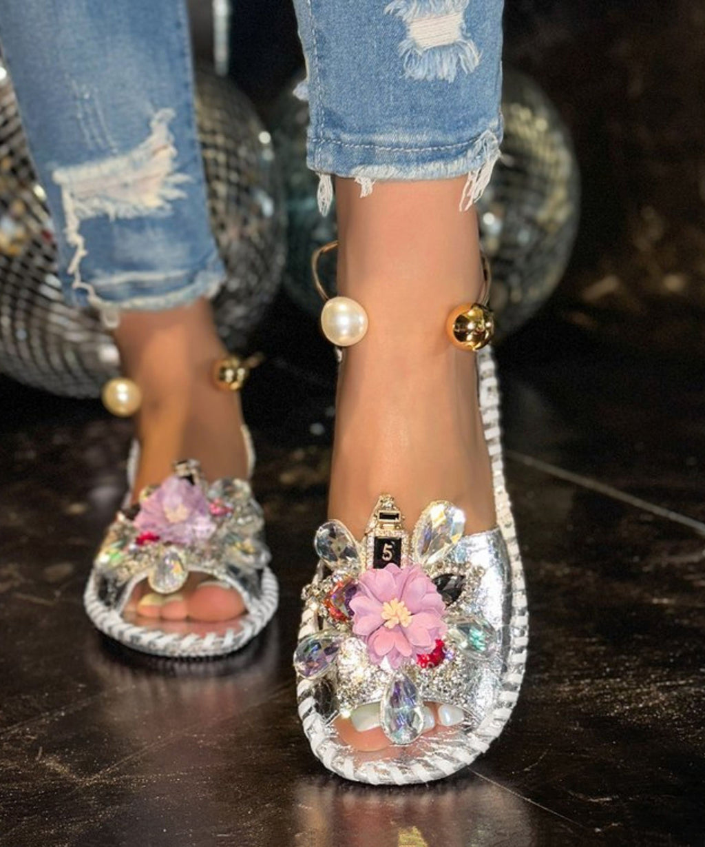 Chic Orthopedic Sandals with Unique Design