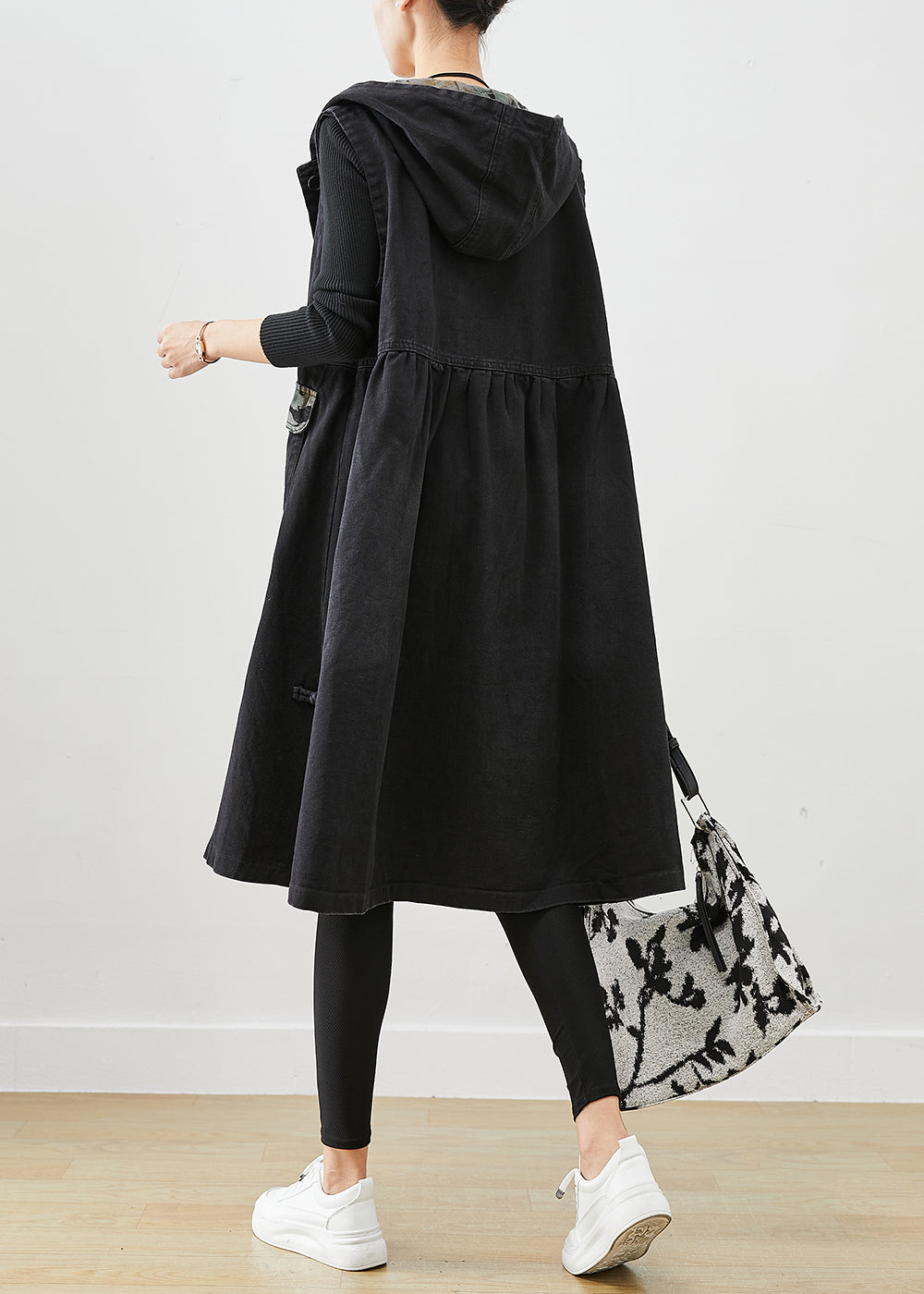 Well Tailored Garment with a Graceful Silhouette