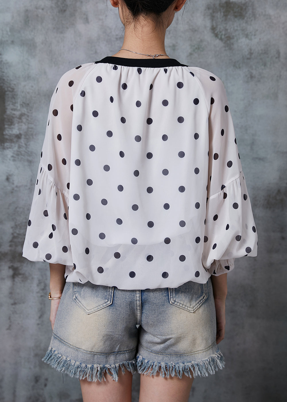 Effortlessly Elegant Shirt with a Timeless Design