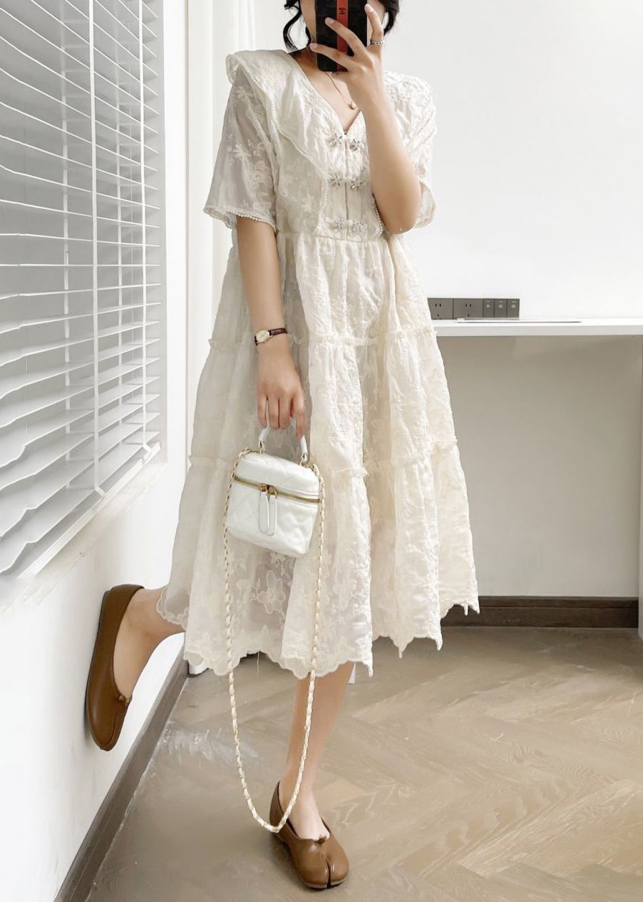 Well Tailored Dress with a Graceful Silhouette