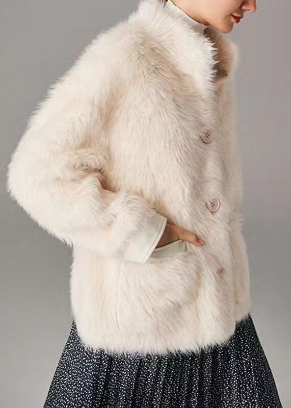 Effortlessly Elegant Coat with a Timeless Design