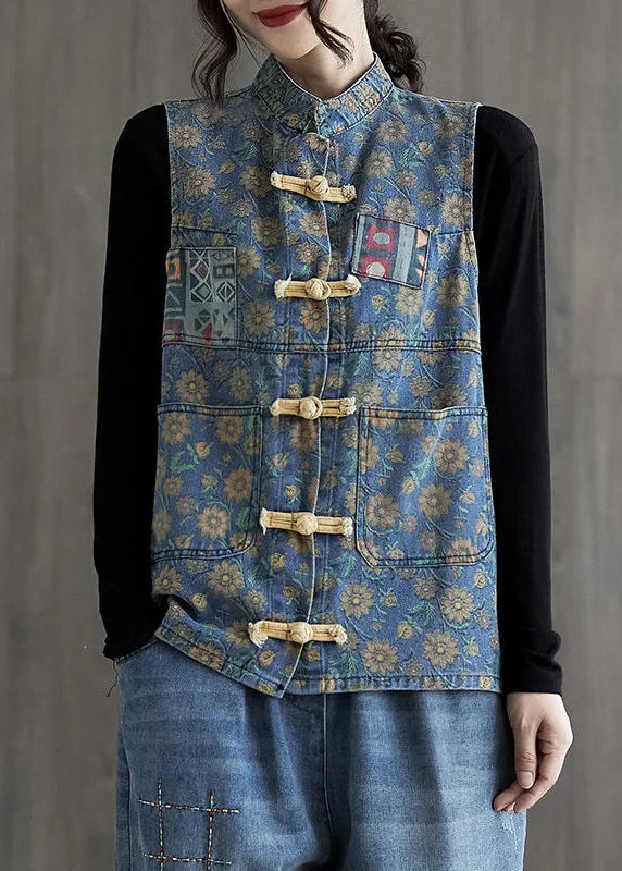 Classic Vintage Coat with a Flattering Fit