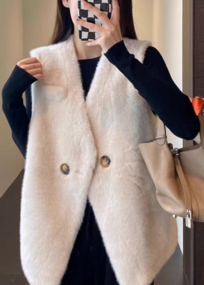 Classic Vintage Coat with a Flattering Fit