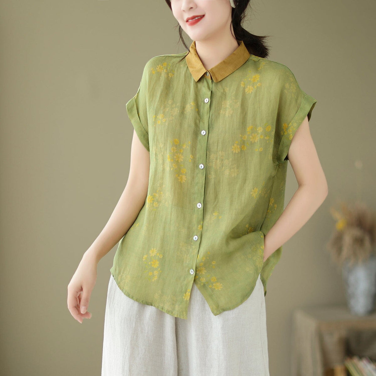 Sophisticated Blouse with a Clean Classic Look
