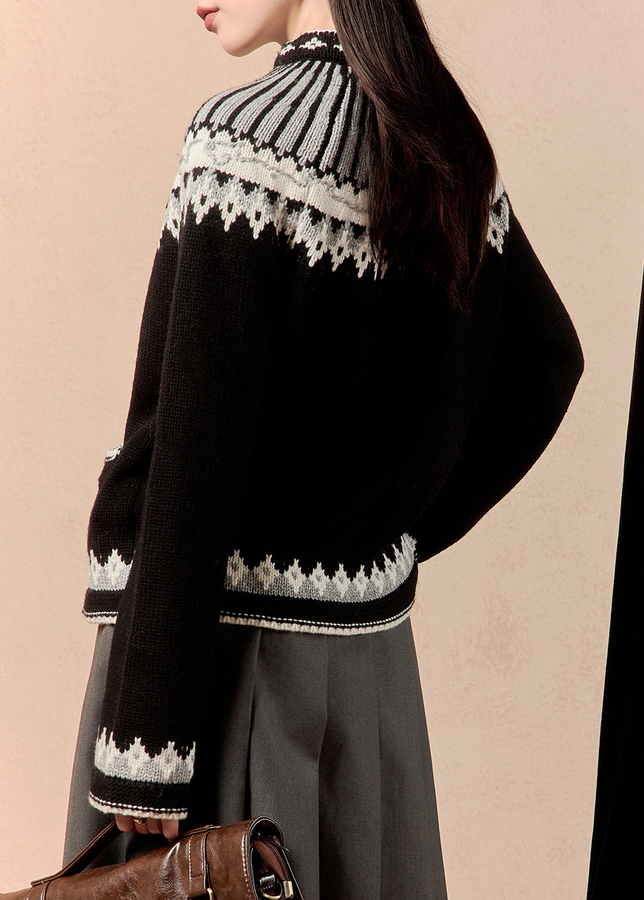 Well Tailored Coat with a Graceful Silhouette