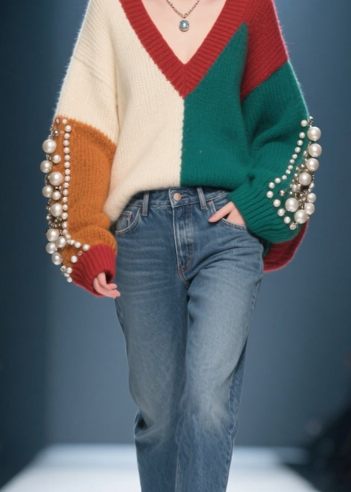 Well Tailored Sweater with a Graceful Silhouette