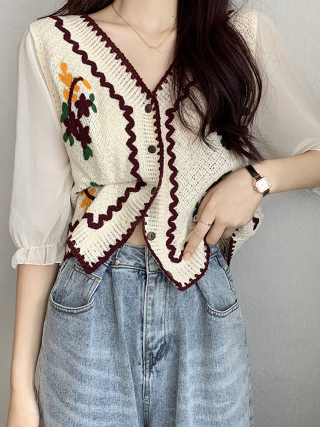 Effortlessly Elegant Top with a Timeless Design