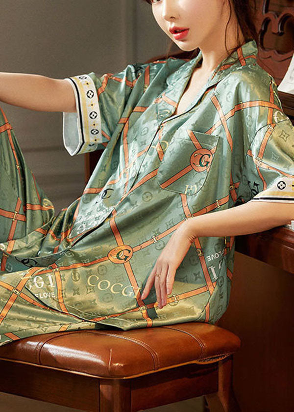 Casually Elegant Garment with a Refined Edge