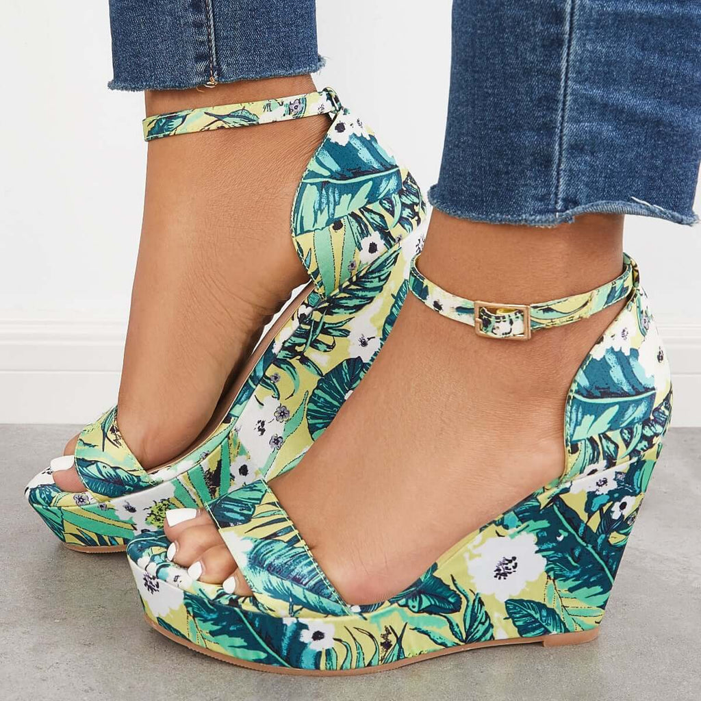 Classic Orthopedic Sandals with Timeless Style