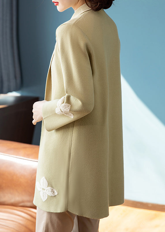 Well Tailored Cardigan with a Graceful Silhouette