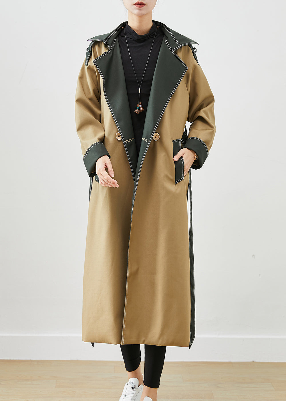 Effortlessly Elegant Coat with a Timeless Design