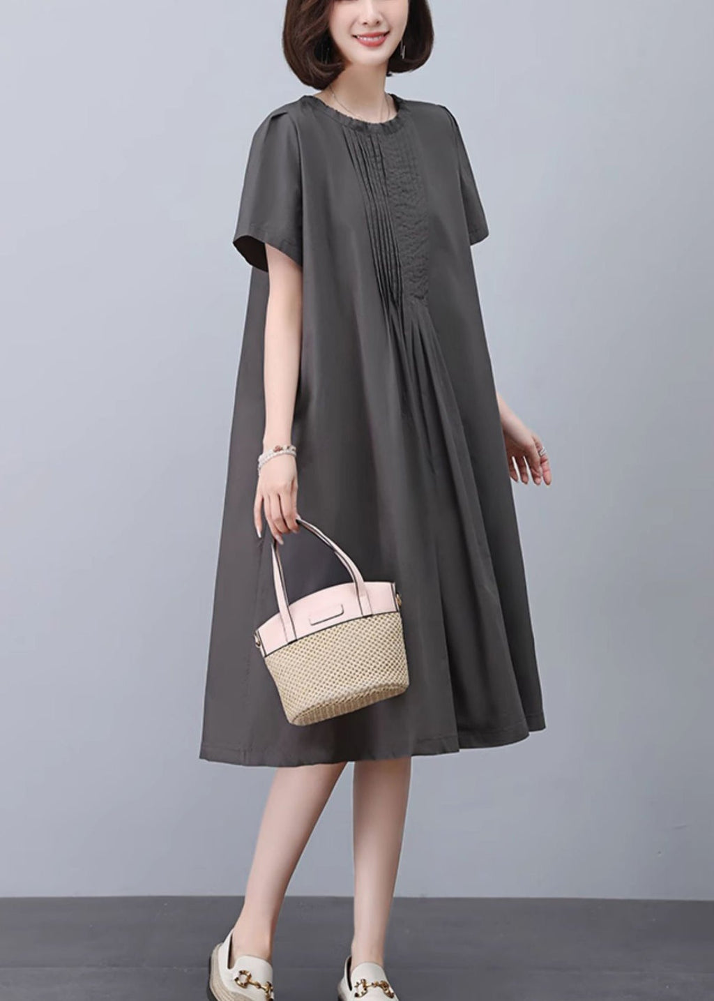 Classic Vintage Dress with a Flattering Fit