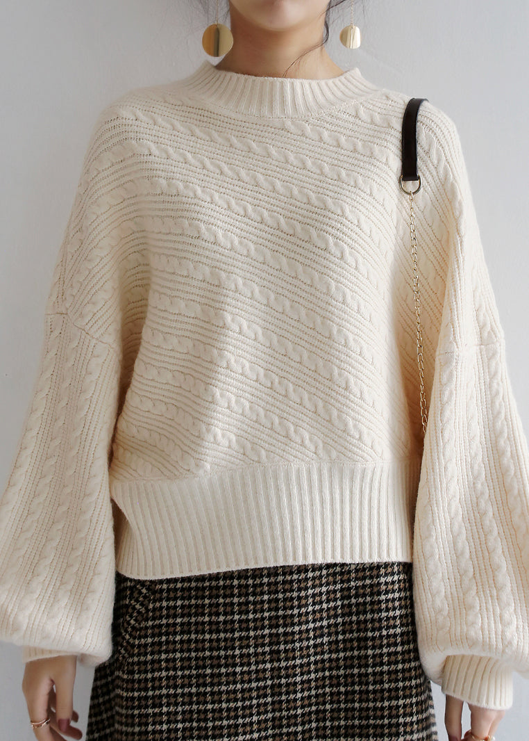 Well Tailored Sweater with a Graceful Silhouette