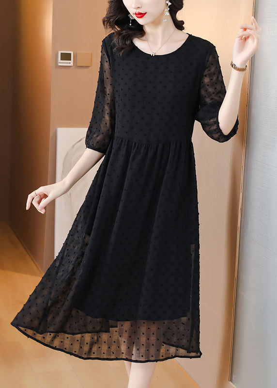 Well Tailored Dress with a Graceful Silhouette