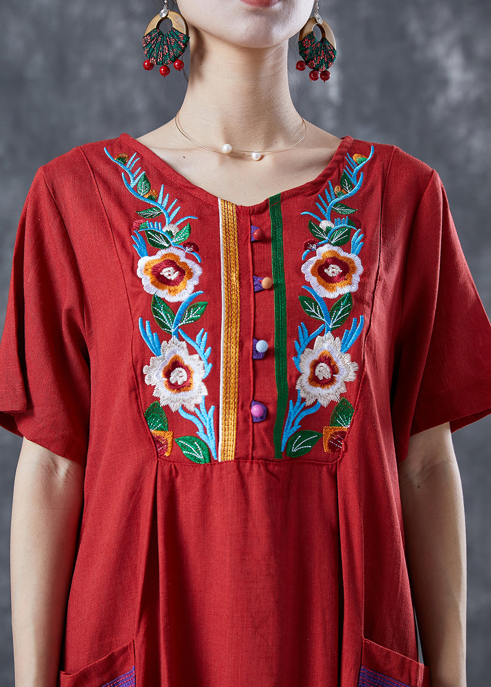 Beautifully Crafted Dress in a Classic Style