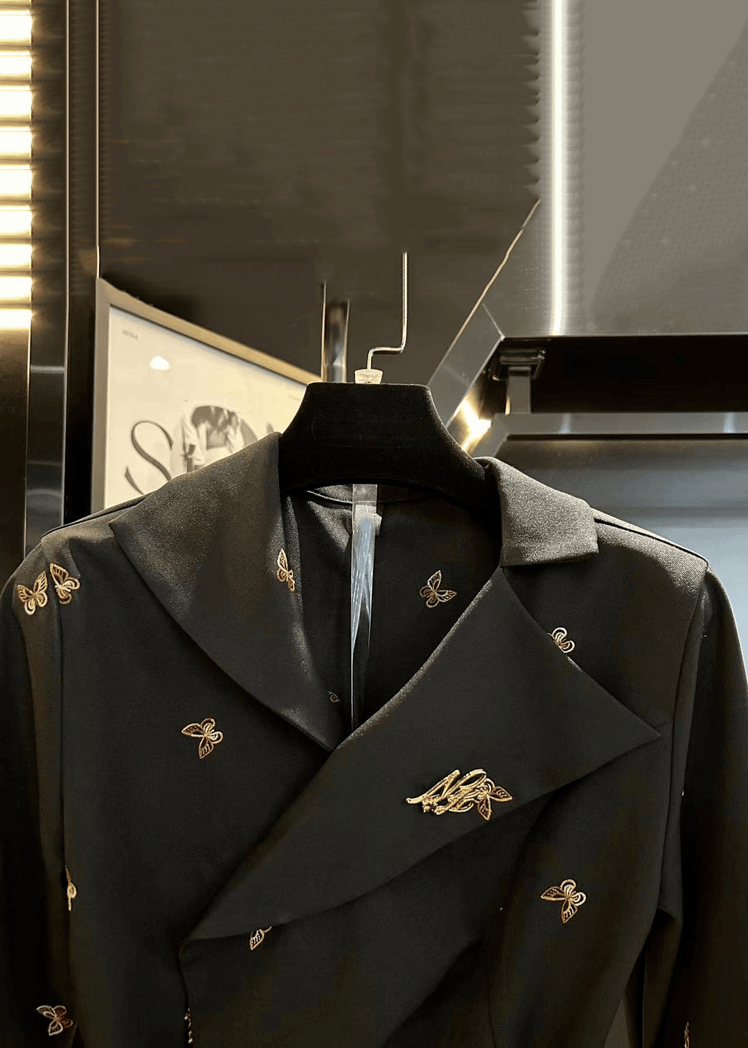 Elegantly Styled Shirt for Everyday Wear