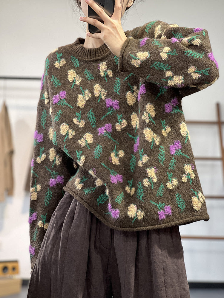 Effortlessly Elegant Sweater with a Timeless Design