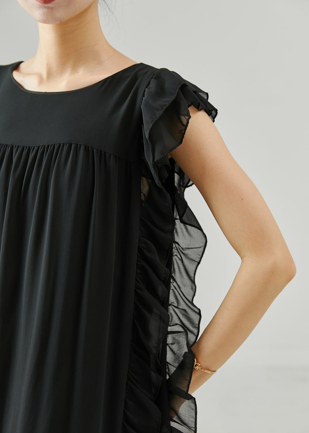 Gracefully Styled Dress for Any Occasion