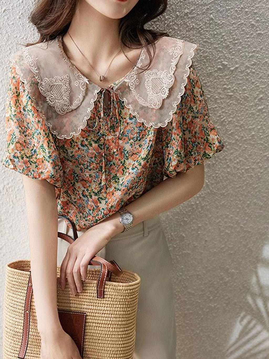 Beautifully Finished Top in a Timeless Design