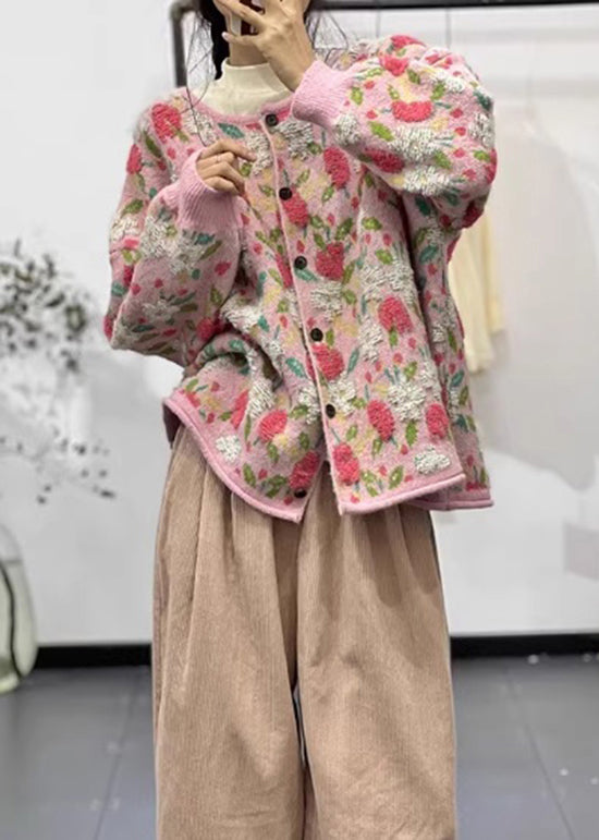Classic Vintage Cardigan with a Flattering Fit