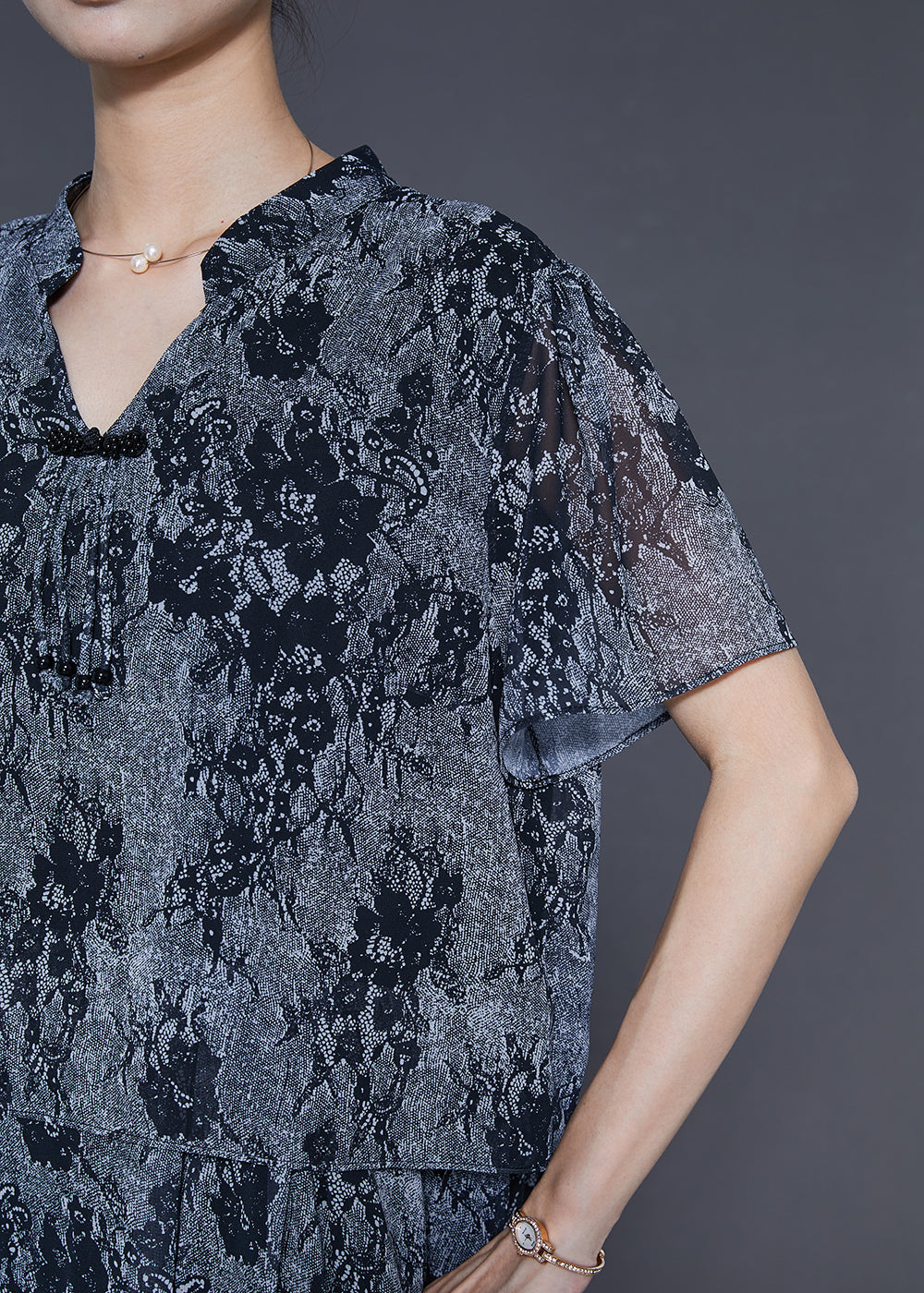 Beautifully Crafted Dress in a Classic Style