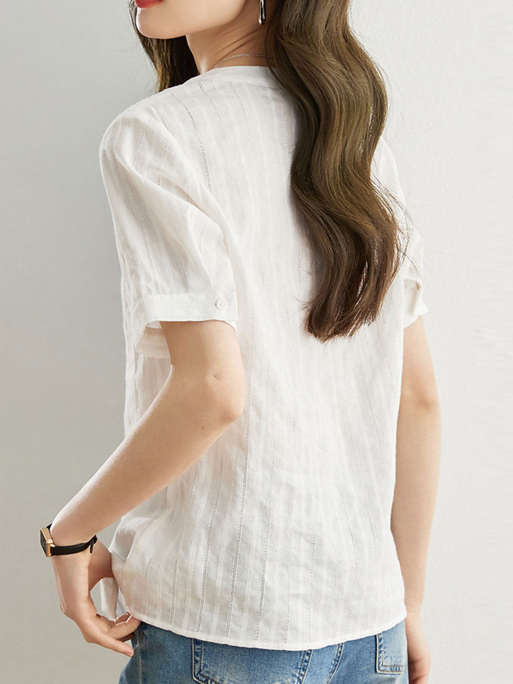 Classic Vintage Shirt with a Flattering Fit