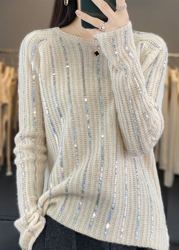 Well Tailored Sweater with a Graceful Silhouette