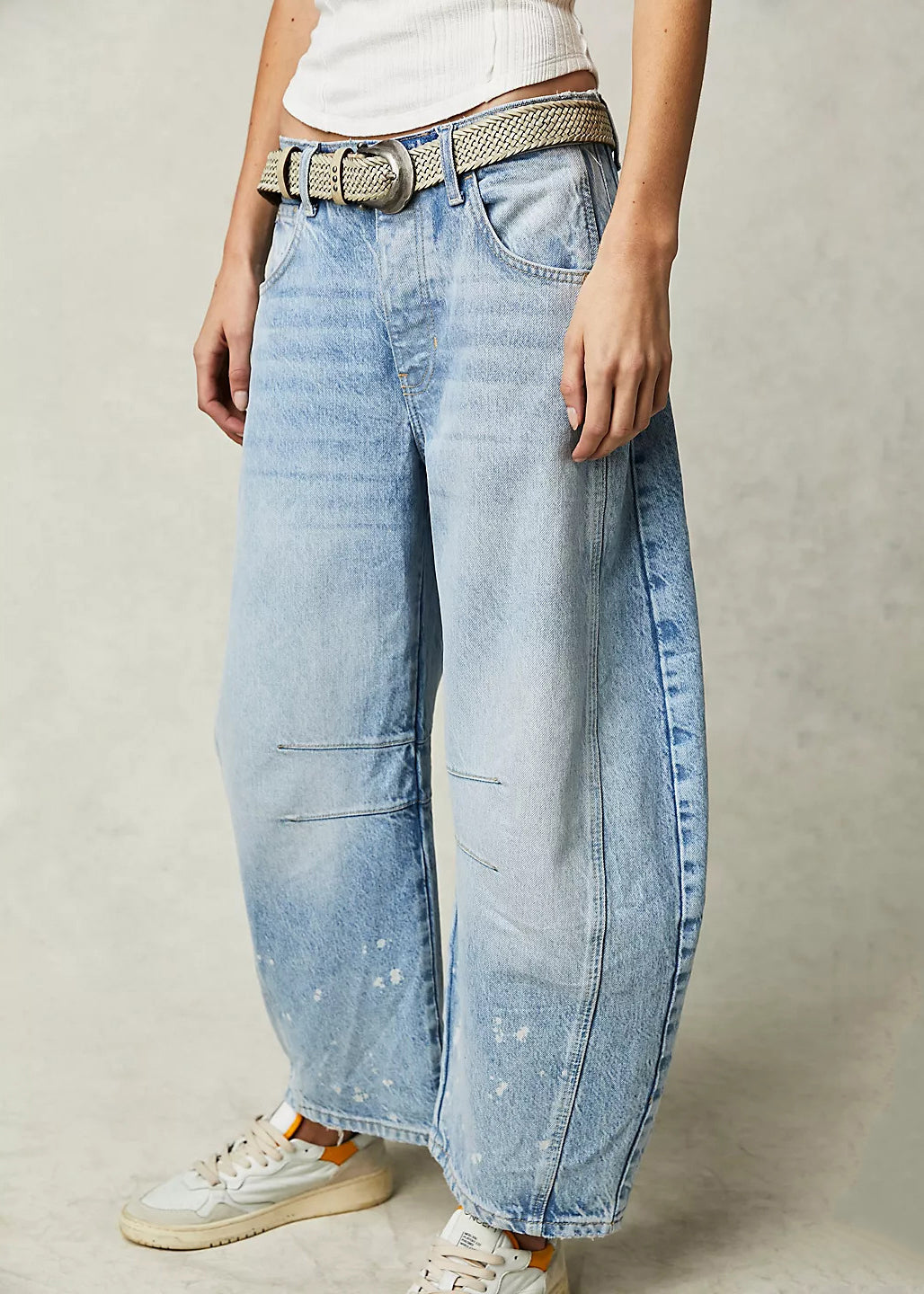 Well Tailored Pants with a Graceful Silhouette