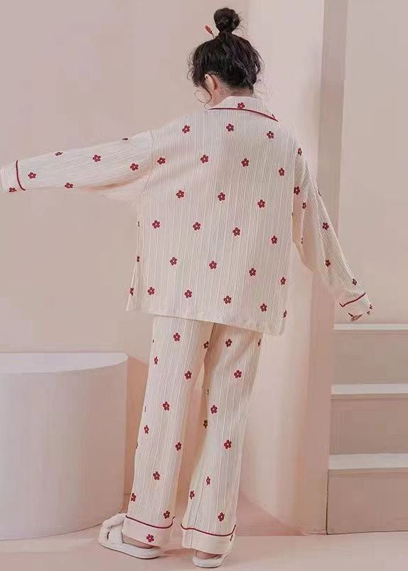 Casually Elegant Garment with a Refined Edge