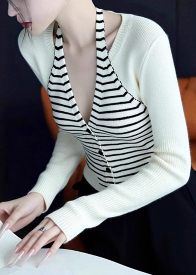Well Tailored Sweater with a Graceful Silhouette