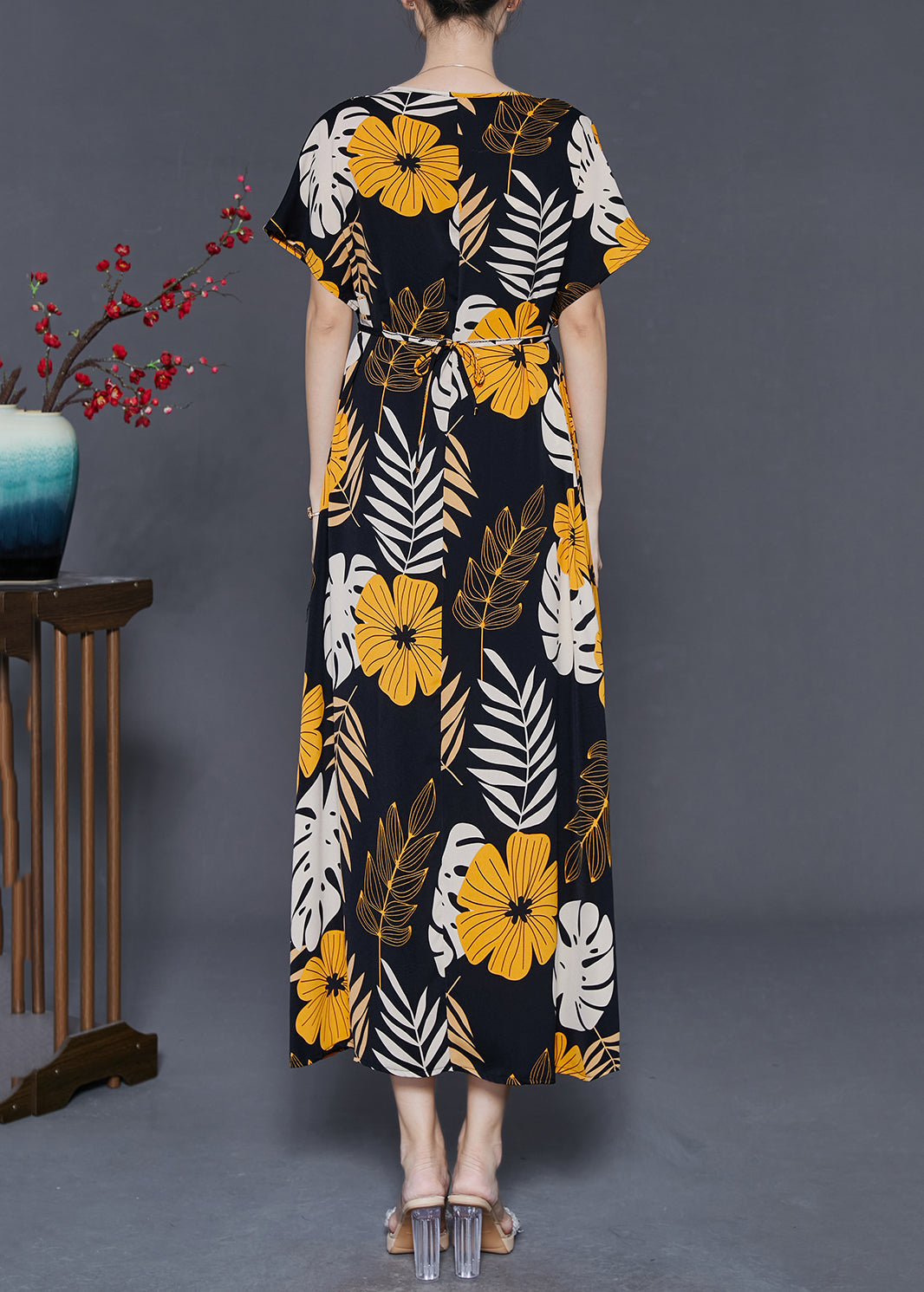 Beautifully Crafted Dress in a Classic Style
