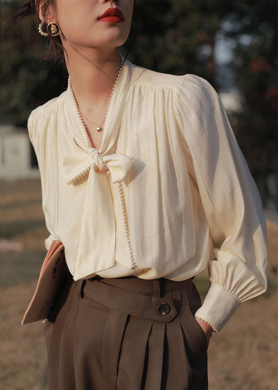 Classic Vintage Blouse with a Flattering Fit