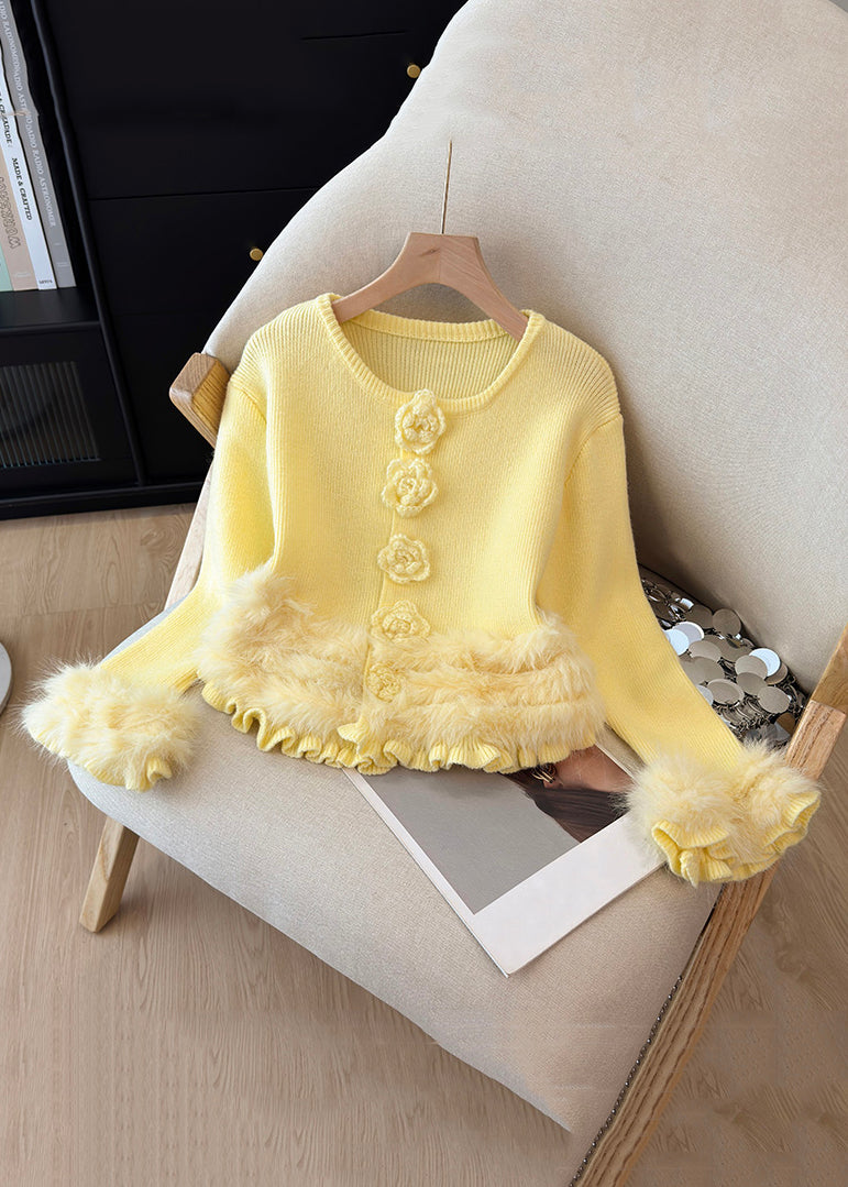 Classic Vintage Sweater with a Flattering Fit