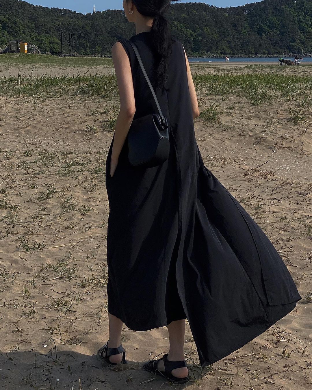Effortlessly Elegant Dress with a Timeless Design