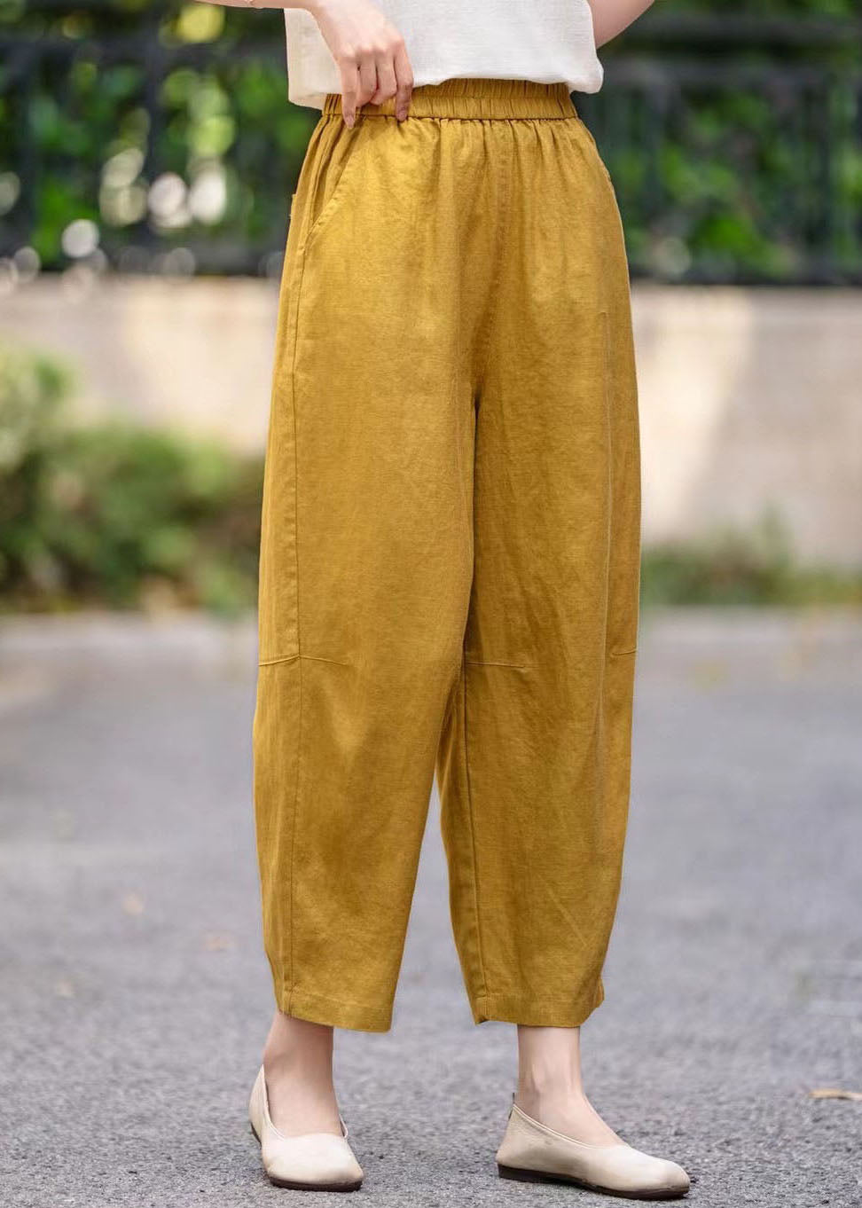 Well Tailored Pants with a Graceful Silhouette