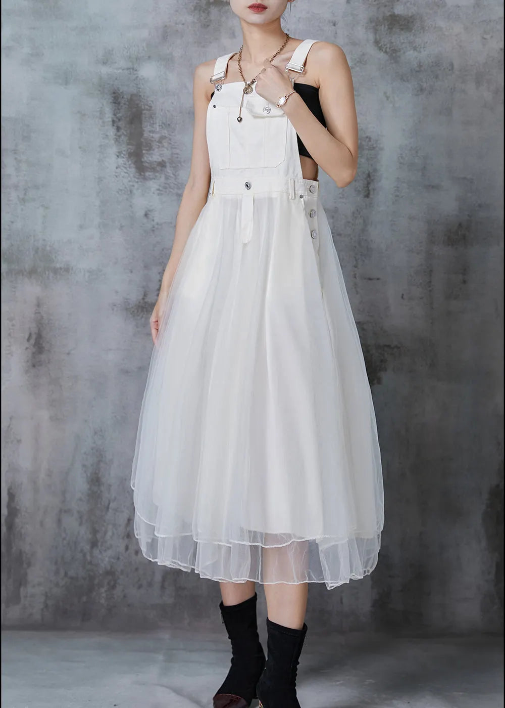 Beautifully Crafted Dress in a Classic Style
