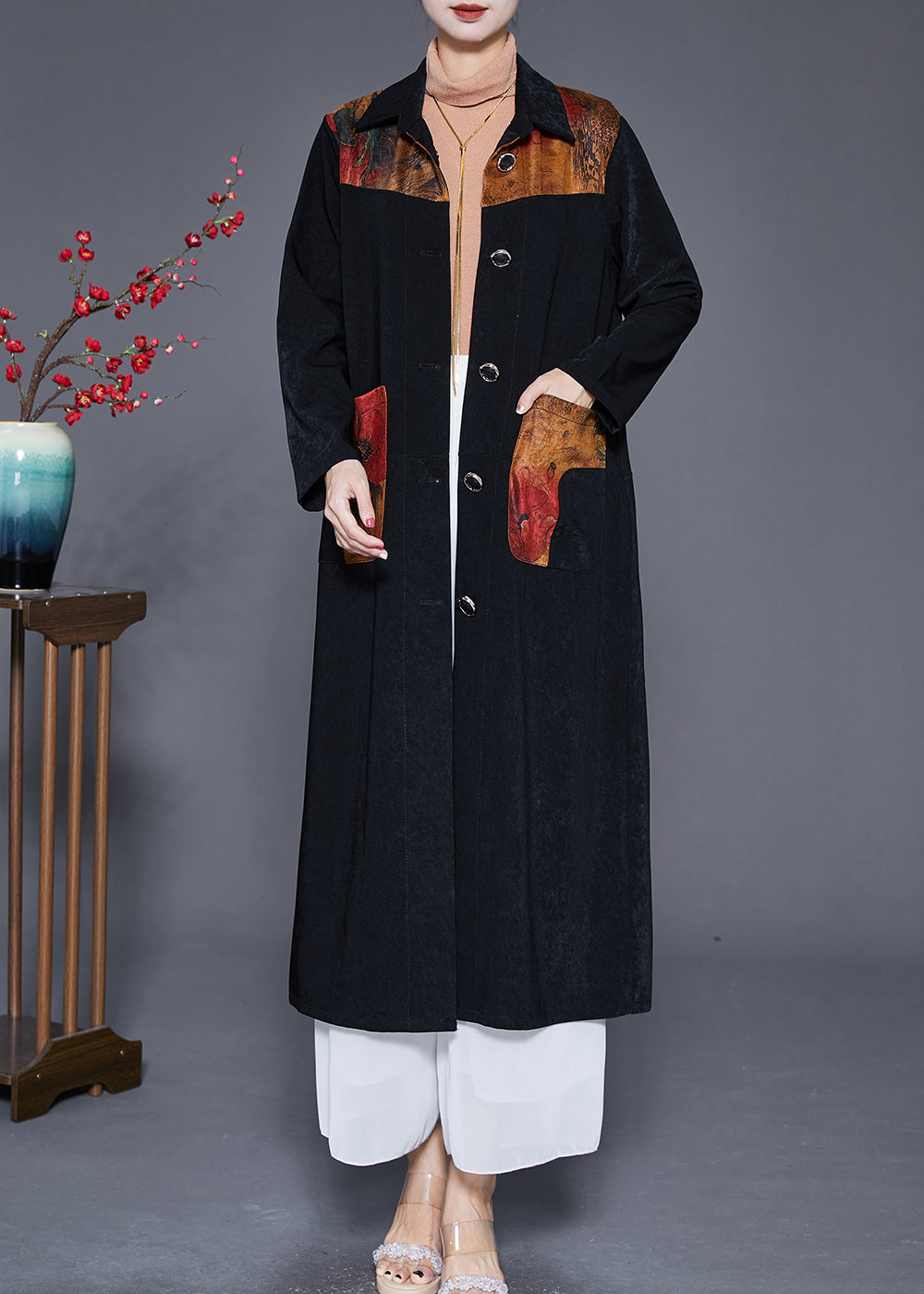 Well Tailored Coat with a Graceful Silhouette