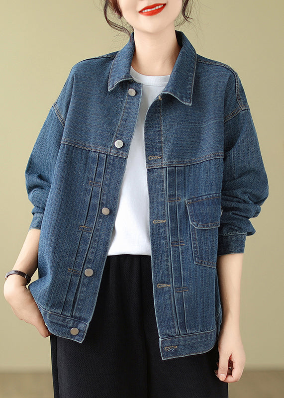 Well Tailored Coat with a Graceful Silhouette