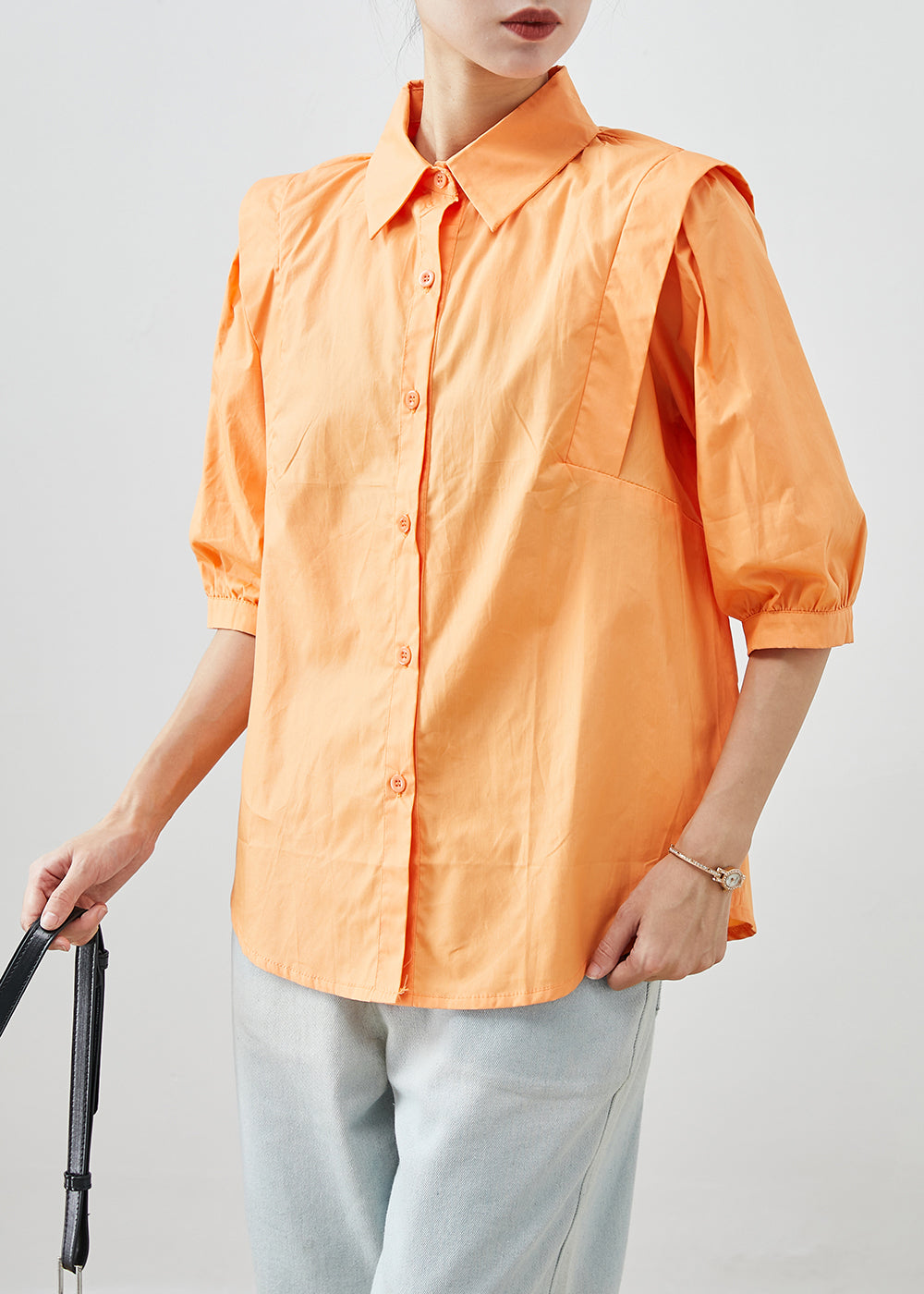 Well Tailored Shirt with a Graceful Silhouette