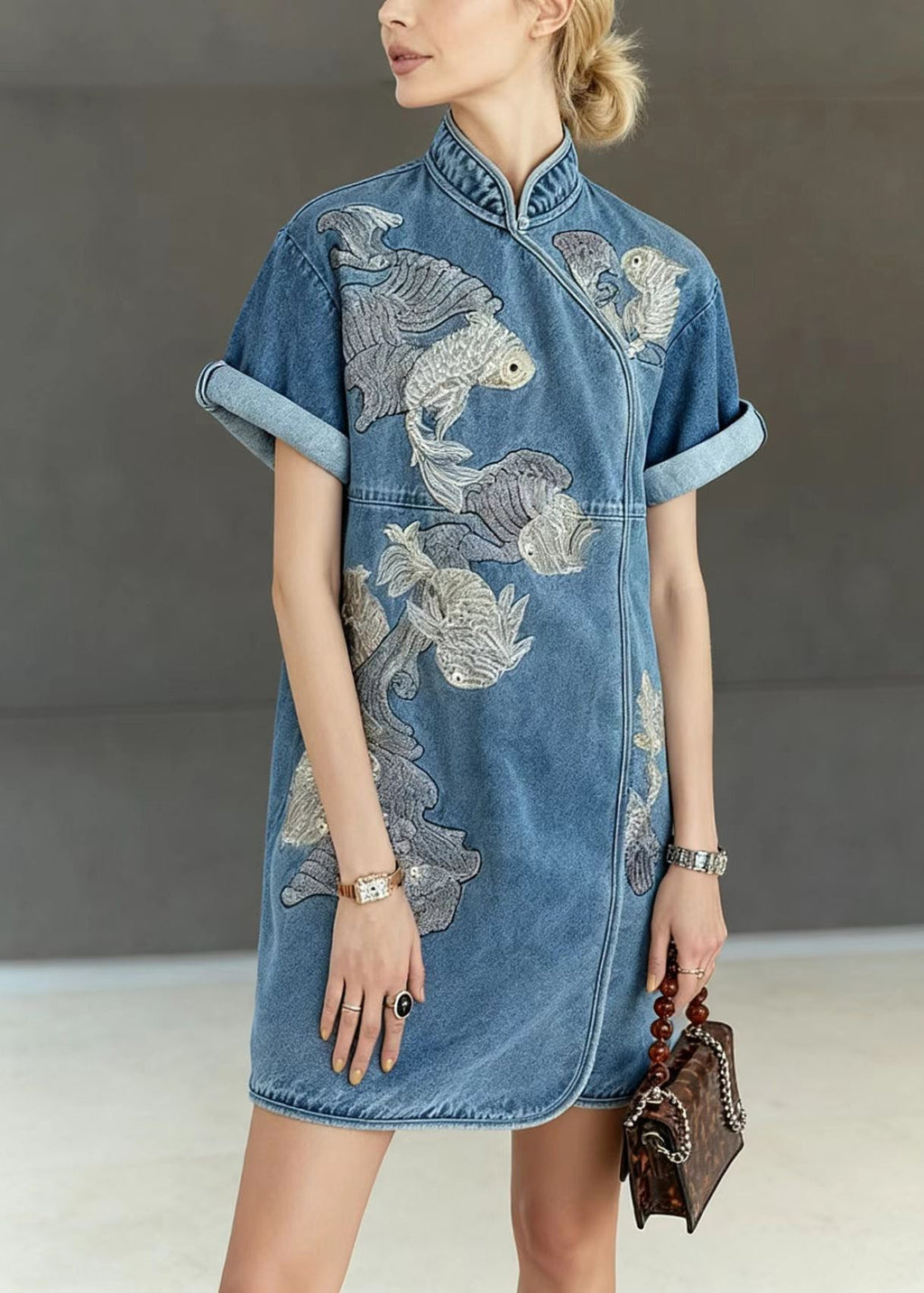 Effortlessly Elegant Dress with a Timeless Design