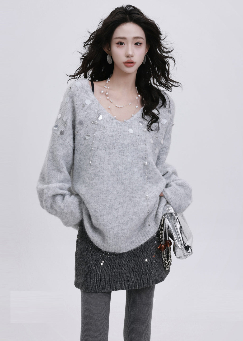 Well Tailored Sweater with a Graceful Silhouette