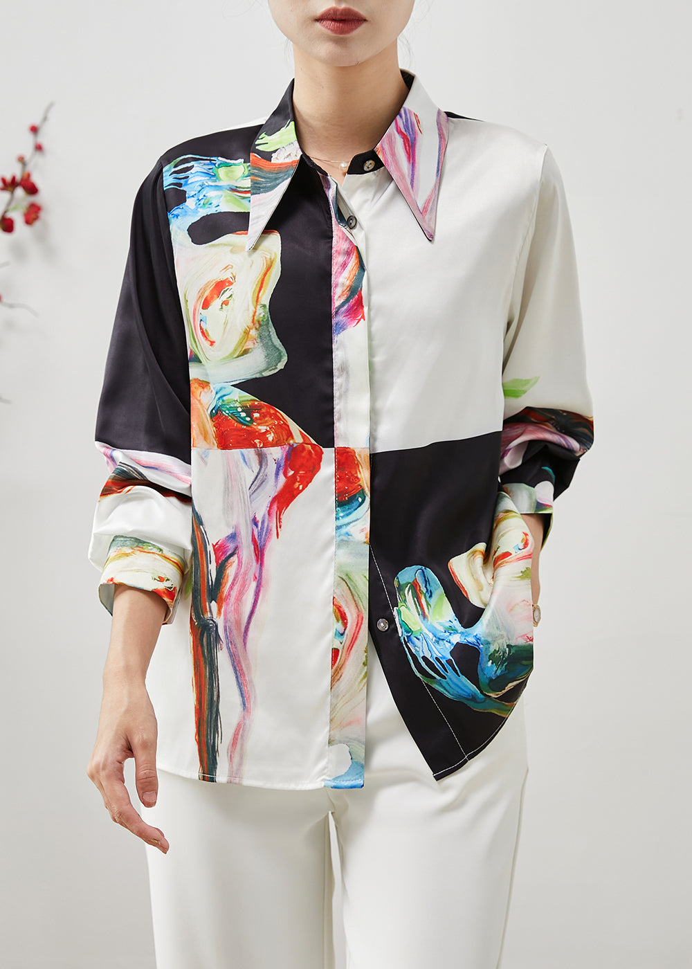 Beautifully Crafted Blouse in a Classic Style