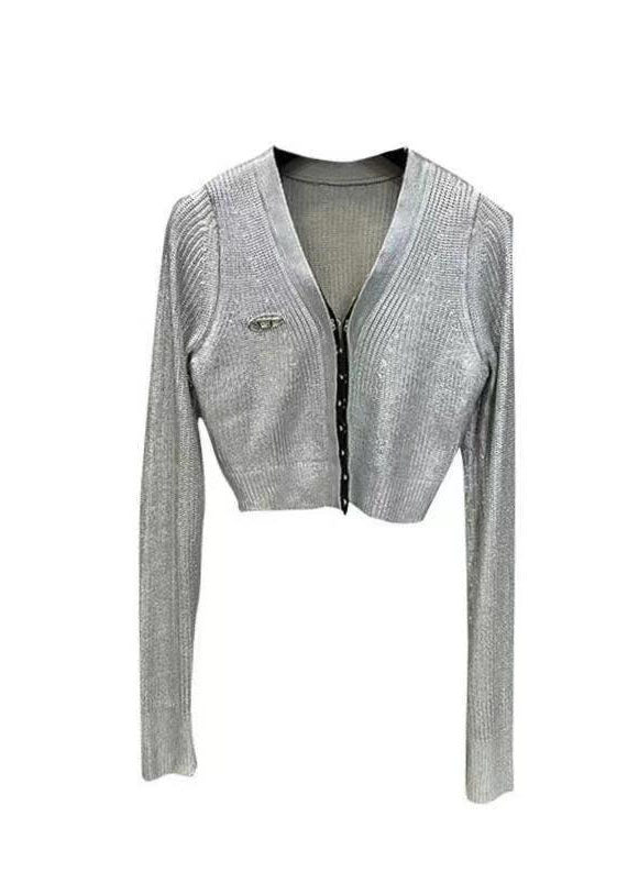 Effortlessly Elegant Top with a Timeless Design