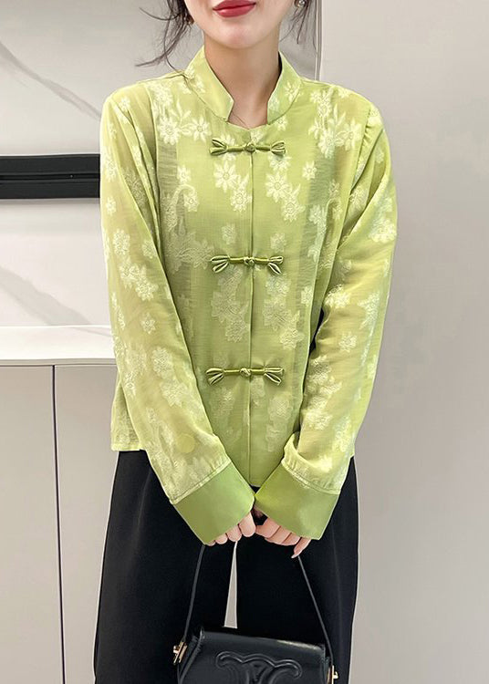 Classic Vintage Blouse with a Flattering Fit