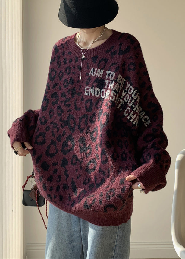 Well Tailored Sweater with a Graceful Silhouette