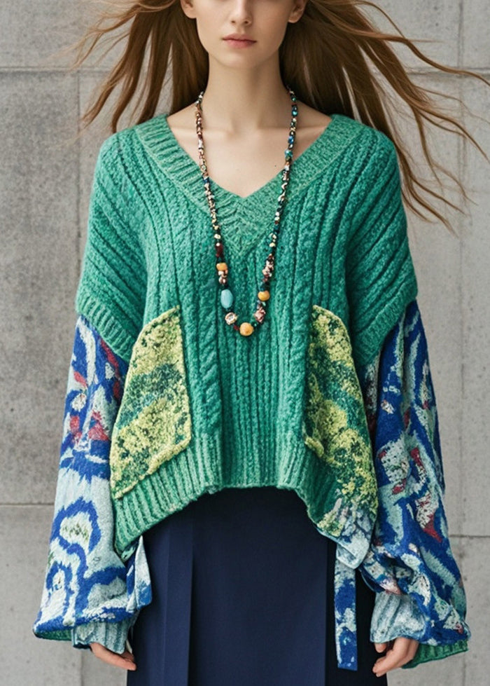 Well Tailored Sweater with a Graceful Silhouette