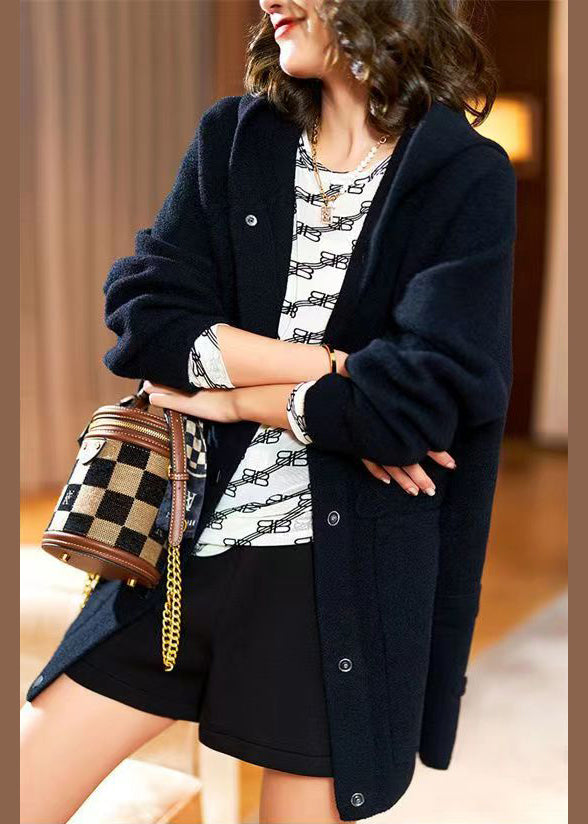 Effortlessly Elegant Coat with a Timeless Design