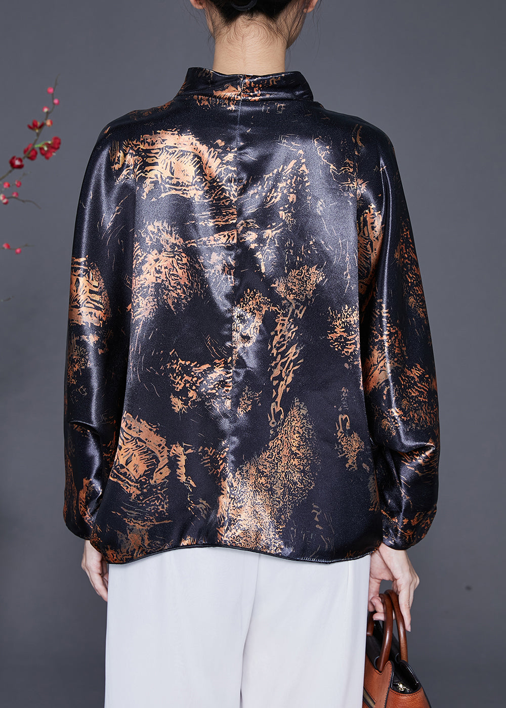 Effortlessly Elegant Coat with a Timeless Design