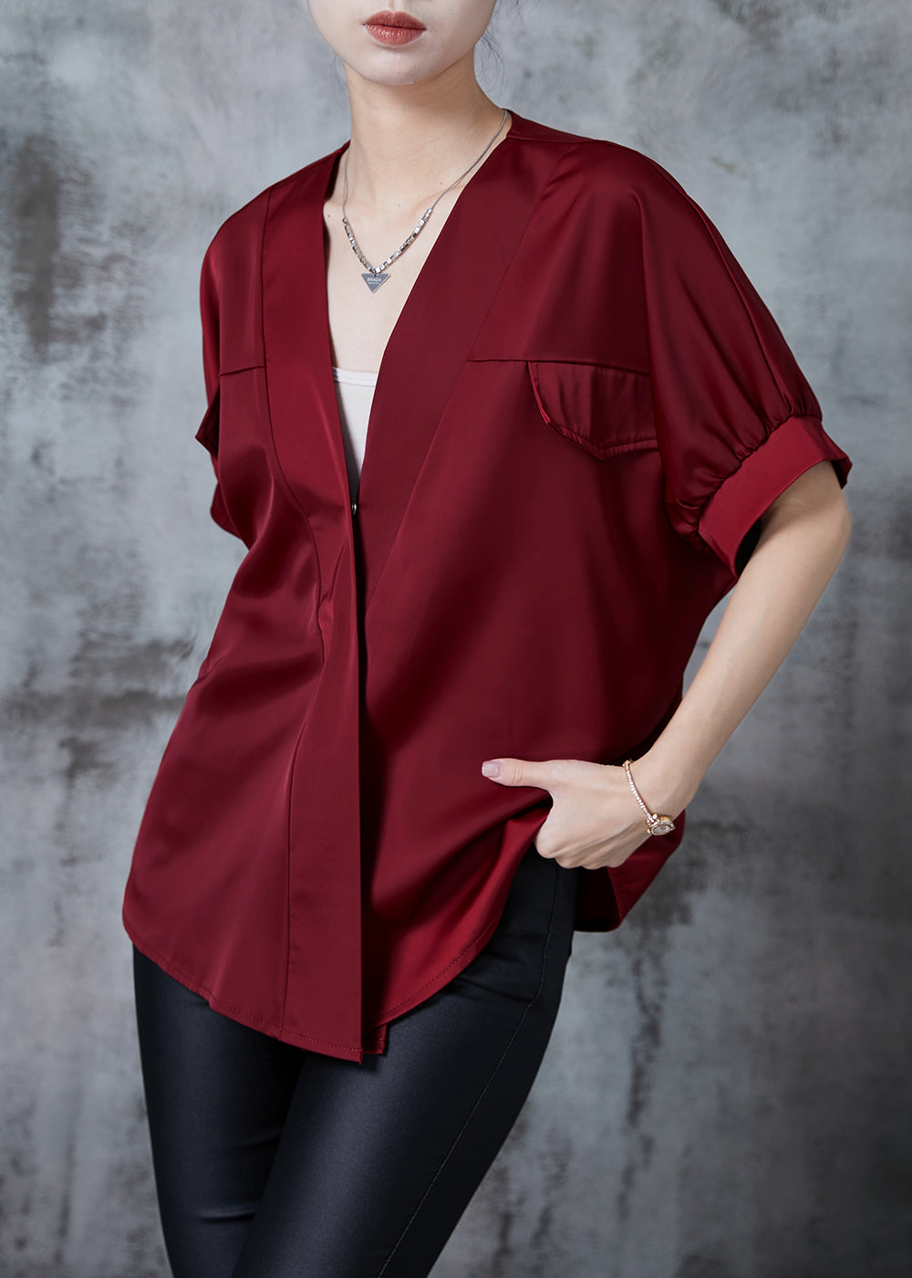 Effortlessly Elegant Shirt with a Timeless Design
